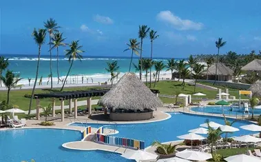Pools & Resorts